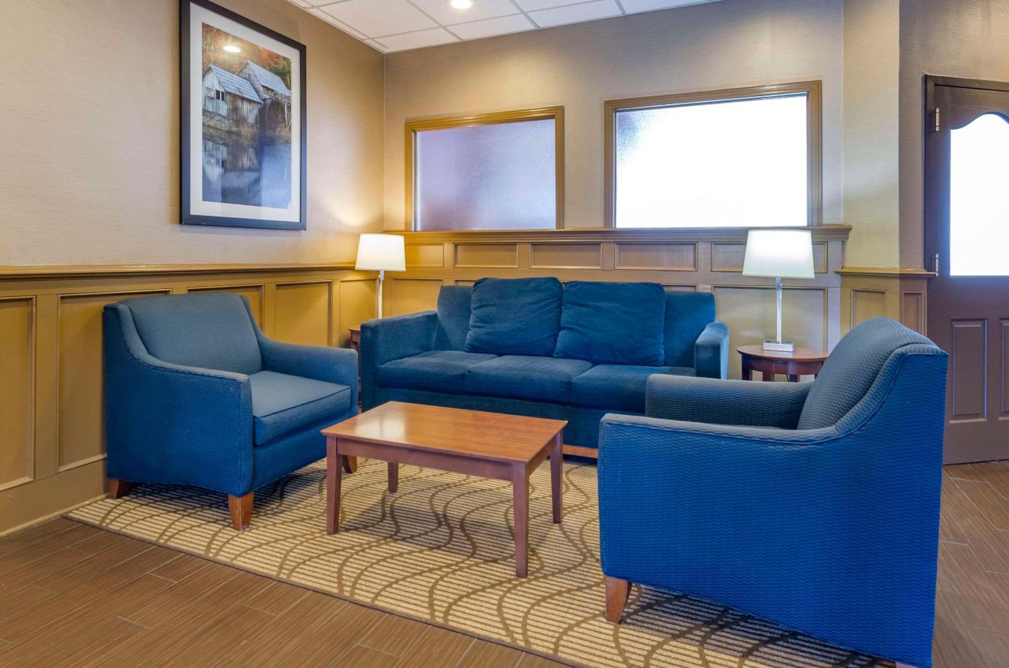 Comfort Inn & Suites Raphine - Lexington Near I-81 And I-64 Zewnętrze zdjęcie