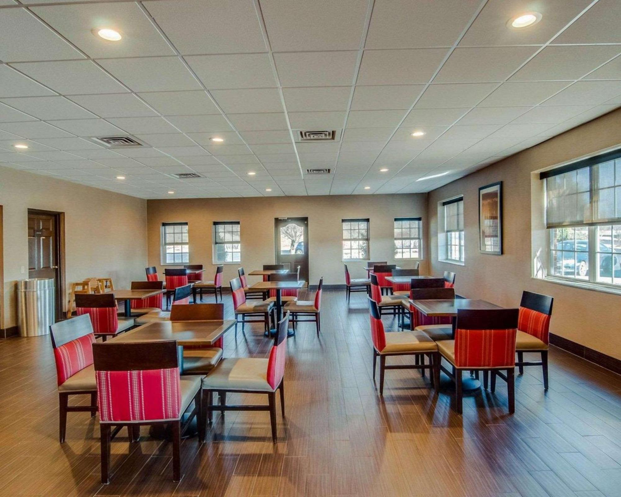 Comfort Inn & Suites Raphine - Lexington Near I-81 And I-64 Zewnętrze zdjęcie